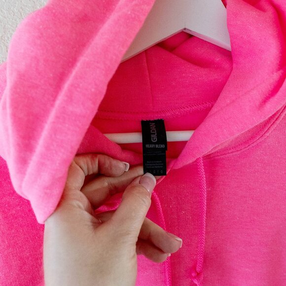 NWOT Gildan Safety Pink Hoodie Pullover Sweatshirt Sz L Heavy Blend Fleece - Picture 2 of 7